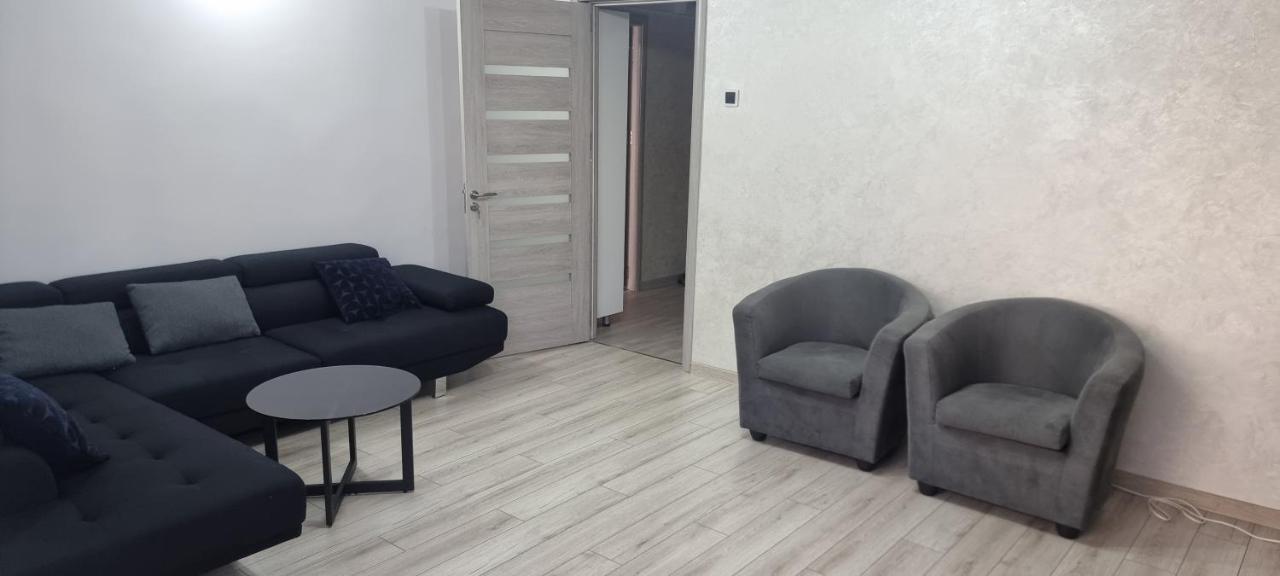 Ilona Apartament 3 Camere Râmnicu Vâlcea Exterior foto