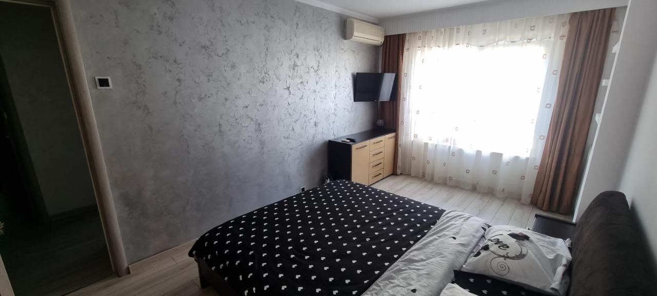Ilona Apartament 3 Camere Râmnicu Vâlcea Exterior foto