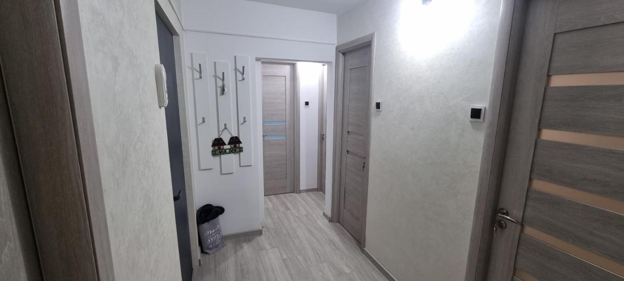 Ilona Apartament 3 Camere Râmnicu Vâlcea Exterior foto