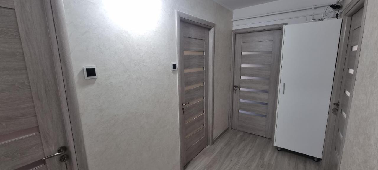 Ilona Apartament 3 Camere Râmnicu Vâlcea Exterior foto