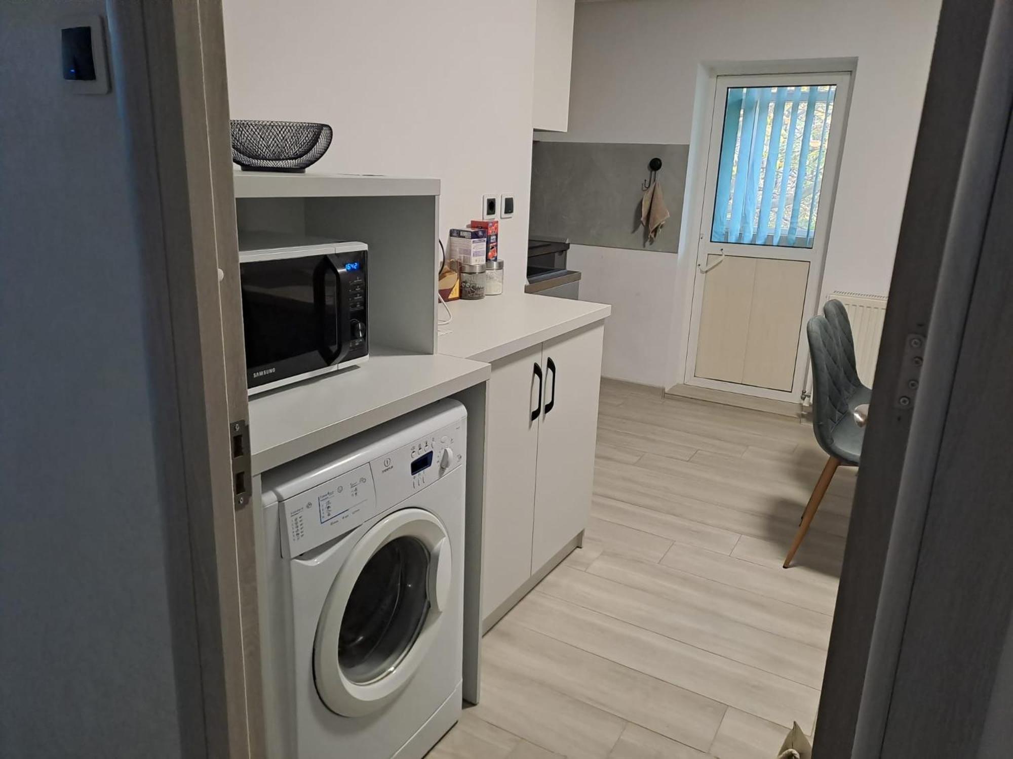 Ilona Apartament 3 Camere Râmnicu Vâlcea Exterior foto