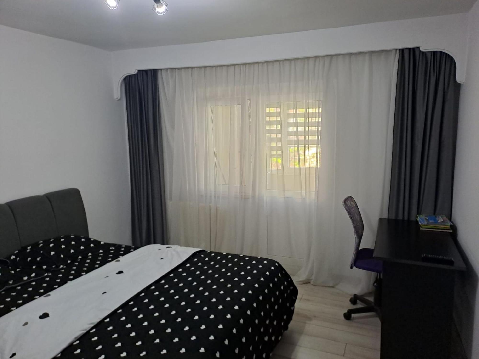Ilona Apartament 3 Camere Râmnicu Vâlcea Exterior foto